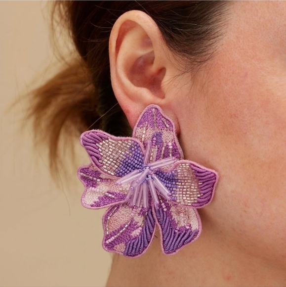 🔹️MIGNONNE GAVIGAN🔹️ Beaded Purple Margarite Stud  flower Lux Earrings - Picture 1 of 7